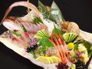 Assortment of 5 types of sashimi left to the owner (1 to 2 servings)