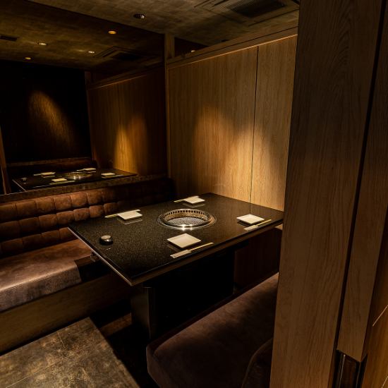 극상 사가규의 서로인의 스키야키 냄비 코스를 즐길 수 있습니다.