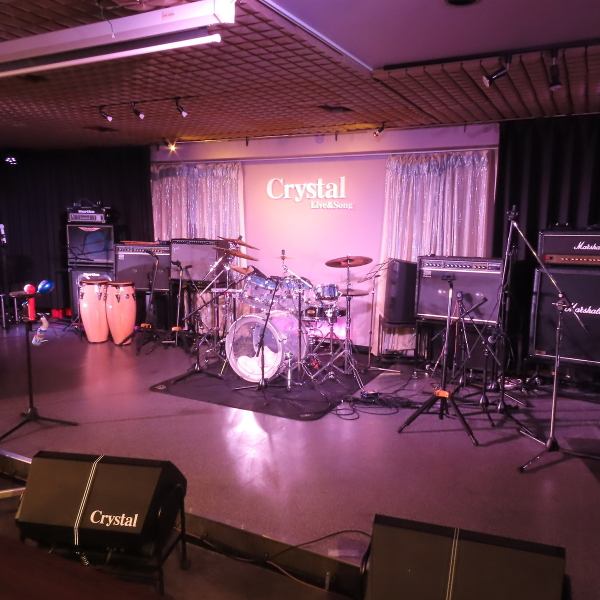 アットホームで落ち着く店内！初めてでも居心地のよさを感じられる、温かみある雰囲気。スタッフの程よい距離感も心地よく、つい長居したくなります。