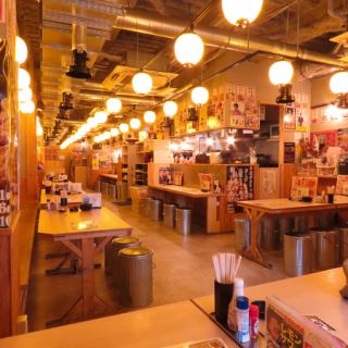 欢迎小团体光临！我们提供价格合理的热菜和冰镇柠檬酸饮料，让您在工作一天后放松身心。