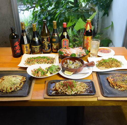 Akaheru's signature okonomiyaki goes well with sake.