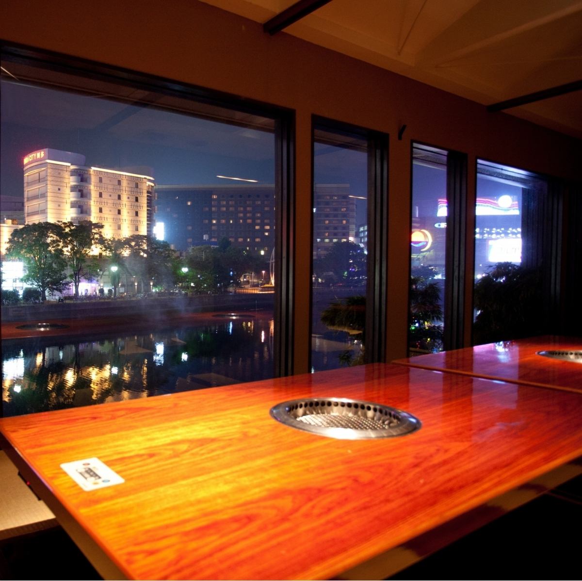 [Haruyoshi] Yakiniku restaurant where you can enjoy the night view.Perfect for dates and entertainment.