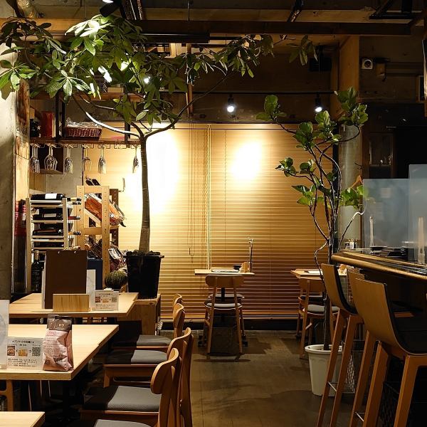 【貸切に！】飲み会、歓送迎会、送別会、同窓会、各種宴会に最適！仲間共わいわい出来るテーブル席♪最大35名様前後までＯＫ！