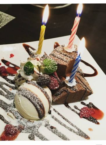 <p>当日ＯＫ！！　記念日、サプライズに！！詳しくはお店まで！！</p>