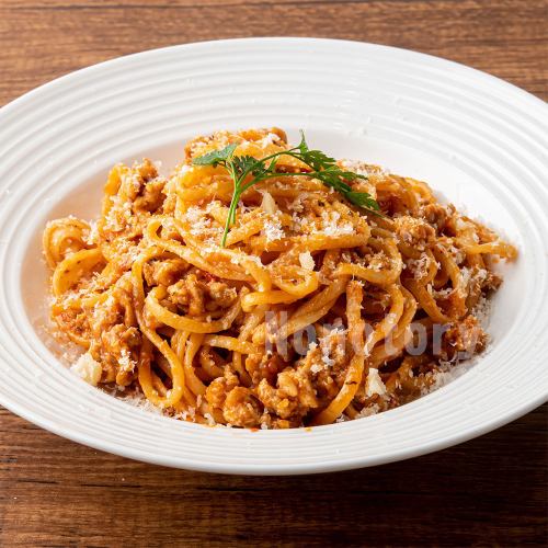 播州百日どりミンチを使った ボロネーゼ生パスタ