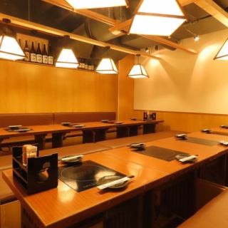 ◆団体様向け個室◆上野での大人数での女子会、合コンにぴったりなお席です!お安くお得な,飲み放題コースもご用意!絶品居酒屋料理をご賞味ください!上野駅徒歩3分!上野で個室居酒屋をお探しなら当店へ!貸切のご相談や女子会、合コンなど各種ご宴会の予算、時間などお気軽にご相談ください!