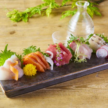 Assortment of 5 types of sashimi