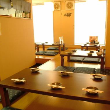 The tatami room can accommodate up to 14 people.30 seats including table seats and counter seats.Please use it for a quick drink on the way home from work or for various parties.