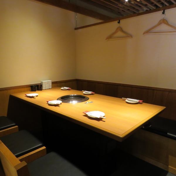 The interior of the store has a calm and moist atmosphere.We have private room seats that you can relax and relax without worrying about your surroundings.Please be assured that you will be able to avoid contact with other groups of customers as much as possible.It can be used for various occasions such as gathering seats in various circles, company banquets, and yakiniku girls-only gatherings.