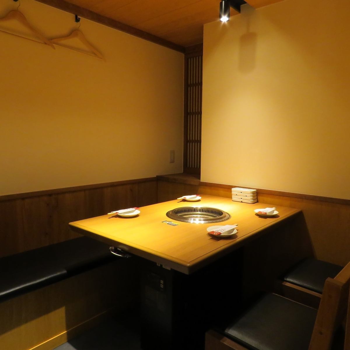 We have private rooms available for small groups! [Yakiniku Oniku Happiness]