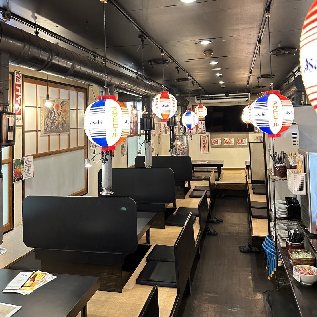 広々とした清潔感のある店内です！おいしいお肉と共に！