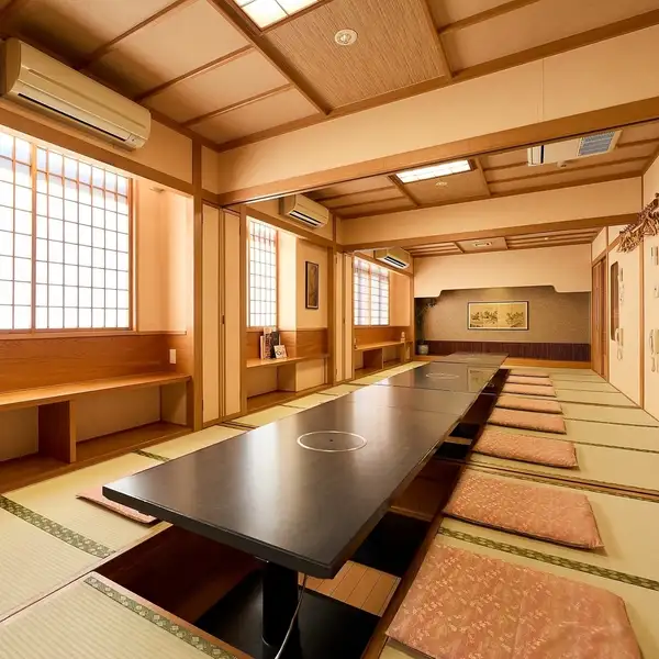 大小様々な個室席のご用意がございます。お座敷や掘りごたつ式の個室席もございますので、小さなお子様連れのお客様でも安心してご利用いただけます。