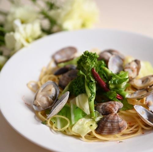 Peperoncino 配春季蔬菜和蛤蜊