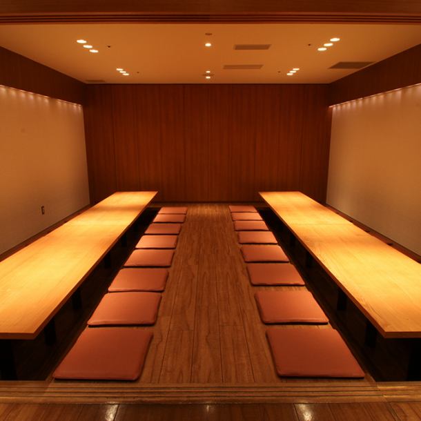 The large hall can accommodate large parties of up to 60 people, and has sunken kotatsu seats where you can stretch your legs and relax!