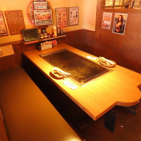 4名用のテーブル席×5卓/6名用テーブル×5卓ご用意！仕切りがしっかりあるのでプライベート感◎