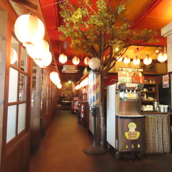 ≪四季折々の風景が楽しめる店内≫どこか懐かしさを感じる店内は居心地抜群♪お座敷&個室も完備なので女性やファミリーにも安心!!
