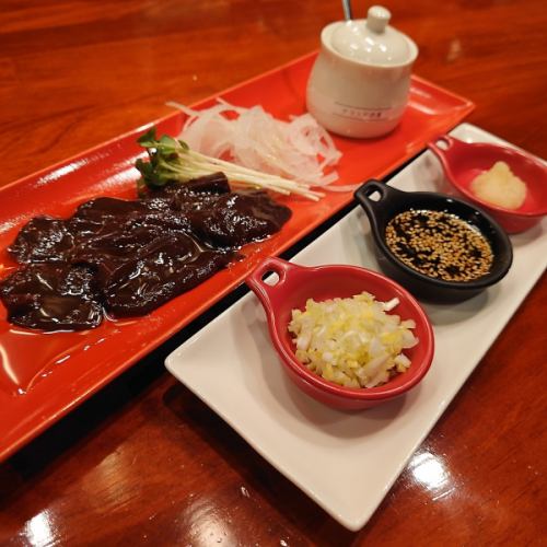 [Safe raw food] Horse liver sashimi