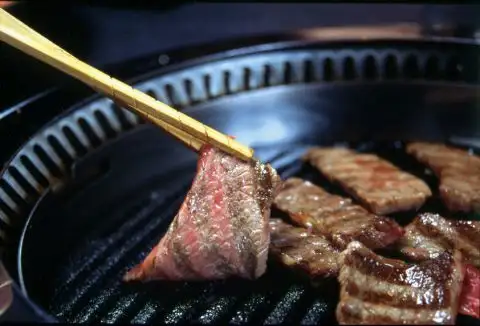 スタミナ料理と言えば焼肉！焼肉とビールで元気いっぱい！