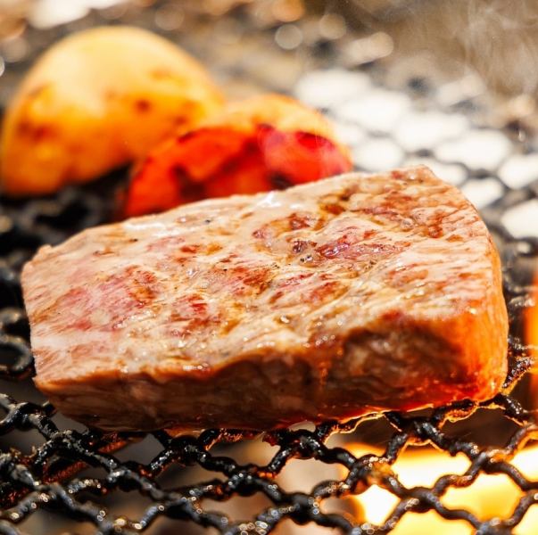 【旨味を引き出す炭火焼】確かな目利きで厳選。シンプルだからこそ光る料理人の焼き技にもご注目ください！