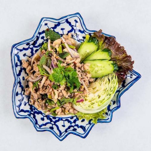 Northeastern Thai Salad with Minced Chicken (Larp Gai)