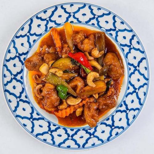 Stir-fried Chicken with Cashew Nuts and Sweet and Spicy Shrimp Miso