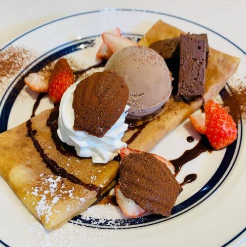 《February only》
~Chocolate Crepe~

Crepe dough wrapped in berry sauce
Melt-in-the-mouth raw chocolate
Brownies with walnuts
Chocolate ice cream, fresh cream
I added strawberries!

+350 yen for set menu
You can change the crepes.

#Kitaurawa #Kitaurawa Cafe #Urawa #Urawa Cafe #Minamiurawa #Minamiurawa Cafe #Higashiurawa #Higashiurawa Cafe #Nishiurawa #Yono #Yonohonmachi #Yonohonmachi Cafe #Kitayono #Kitayono Gourmet #Saitama New City #Saitama New City Cafe #Omiya #Omiya Cafe #Saitama City Cafe #Saitama City Gourmet #Minamiyono #Nakaurawa #Musashiurawa #Musashiurawa Cafe #Fresh Chocolate #Brownie #Strawberry #Berry Sauce #Galette #Crepe