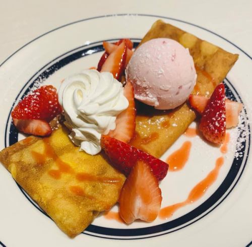 《４月限定》
〜イチゴクレープ🍓〜

ホワイトチョコクリームを包んだクレープに
イチゴアイス、生クリーム
イチゴソースに
イチゴを添えました♪

セットメニューに＋350円で
クレープを変更できます。

#北浦和 #北浦和カフェ #浦和 #浦和カフェ #南浦和 #南浦和カフェ #東浦和 #東浦和カフェ #西浦和 #与野 #与野本町 #与野本町カフェ #北与野 #さいたま新都心 #さいたま新都心カフェ #大宮 #大宮カフェ #さいたま市 #さいたま市カフェ #さいたま市グルメ #南与野 #中浦和 #武蔵浦和 #武蔵浦和カフェ #ホワイトチョコ #イチゴ #イチゴアイス #ガレット #クレープ