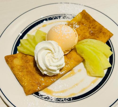 [Limited Time Offer]
~Melon crepe🍈~

Crepes filled with homemade melon cream
Melon gelato, fresh cream,
For maple syrup
I added melon.

+350 yen for set menu
You can change up your crepes!

#KitaUrawa #KitaUrawaCafe #Urawa #UrawaCafe #MinamiUrawa #MinamiUrawaCafe #HigashiUrawa #HigashiUrawaCafe #NishiUrawa #Yono #YonoHoncho #YonoHonchoCafe #KitaYono #SaitamaNewCity #SaitamaNewCityCafe #SaitamaCity #SaitamaCityCafe #Omiya #OmiyaCafe #MinamiYono #NakaUrawa #MusashiUrawa #MusashiUrawaCafe #Melon #MapleSyrup #Gelato #Crepe #Galette