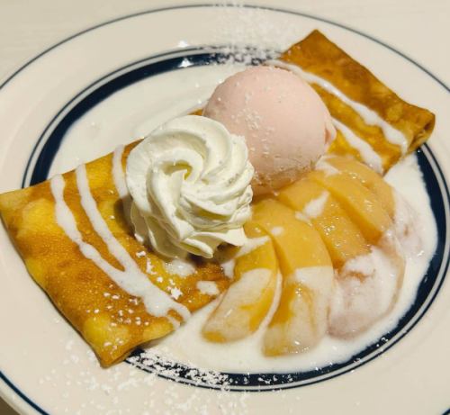 《７月限定》
〜桃クレープ🍑〜

カスタードクリームとベリーソースを
包んだクレープに
桃のコンポート、桃ソルベ、
生クリームを添えて
ヨーグルトソースをかけました♪

セットメニューに＋350円で
クレープを変更できます！

#北浦和 #北浦和カフェ #浦和 #浦和カフェ #南浦和 #南浦和カフェ #東浦和 #東浦和カフェ #西浦和 #与野 #与野本町 #与野本町カフェ #北与野 #さいたま新都心 #さいたま新都心カフェ #大宮 #大宮カフェ #さいたま市 #さいたま市カフェ #南与野 #中浦和 #武蔵浦和 #武蔵浦和カフェ #桃 #桃ソルベ #カスタードクリーム #桃のコンポート #クレープ #ガレット