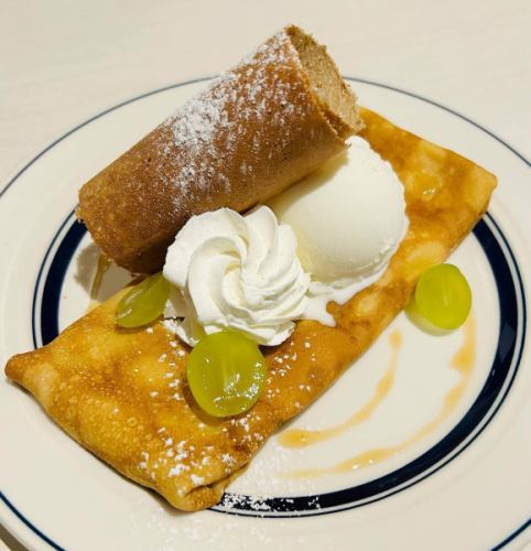 《November only》
~Sweet potato crepes🍠~

Crepes filled with homemade sweet potato cream
Kiri cream cheese ice cream,
Maple syrup and fresh cream
Served with Muscat.

While crumbling the thinly baked galette,
Please enjoy it together ♪

You can change the crepe to your set menu for an additional 350 yen!

#Kitaurawa #Kitaurawa Cafe #Urawa #Urawa Cafe #Minamiurawa #Minamiurawa Cafe #Higashiurawa #Higashiurawa Cafe #Nishiurawa #Nishiurawa Gourmet #Yono #Yono Cafe #Yono Honmachi #Yono Honmachi Cafe #Kitayono #Kitayono Gourmet #Saitama New City #Saitama New City Cafe #Omiya #Omiya Cafe #Saitama City #Saitama City Cafe #Minamiyono #Nakaurawa #Musashiurawa #Musashiurawa Cafe #Galette #Crepe #Sweet Potato #Maple Syrup