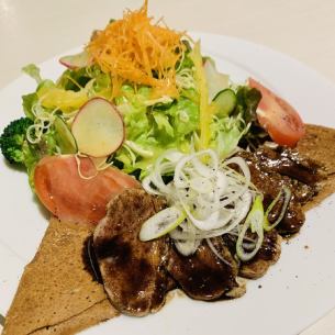 Bセット《今月限定ガレット・ドリンク》岩手県産　合鴨のソテー  ～バルサミコソース～