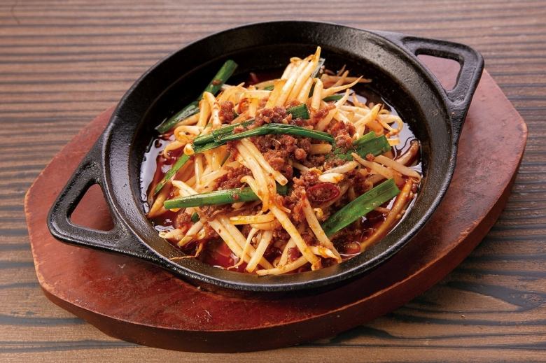 Taiwanese-style stir-fried bean sprouts