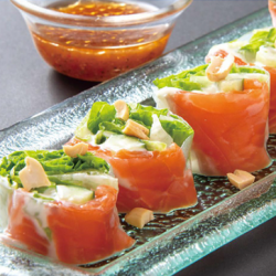 福井サーモンとクリームチーズの生春巻き