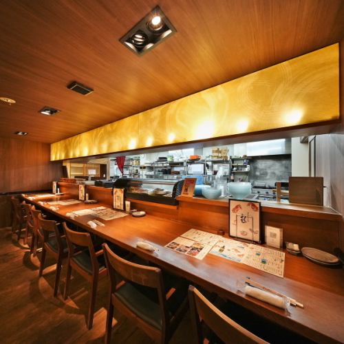 【カウンター席】目の前で調理風景が臨める特等席