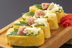 Hakata roll (mentaiko, shiso leaf, and melted cheese)