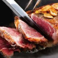 鹿児島県産黒毛和牛のステーキとサイコロステーキ盛り合わせ付『鉄板焼きコース』2時間飲み放題