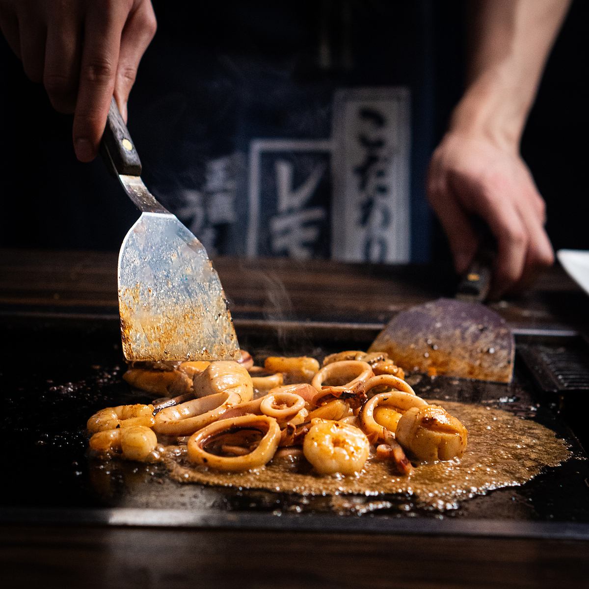 品川駅すぐ♪♪もんじゃ・お好み焼き食べ飲み放題＆海鮮・肉の鉄板焼きが美味い店！