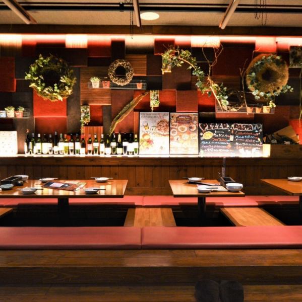 【お洒落掘りごたつ席/禁煙】2名～最大20名様OK！半個室利用も◎結婚式二次会など映像演出が欠かせないパーティーに便利な、プロジェクター・スクリーンを完備しております。他にもマイク・音響なども貸し出しOK!二次会だけでなく各種パーティーにもぜひどうぞ!