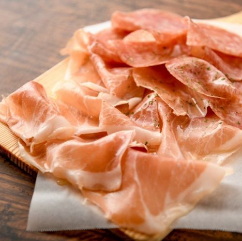 切りたて生ハム盛り合わせ(ハーフ/レギュラー)