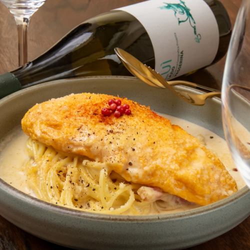 【一番人気♪】卵が躍る、新感覚の濃厚パスタ「オムボナーラ」