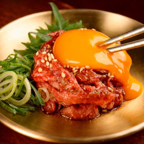 ユッケ風レアステーキ