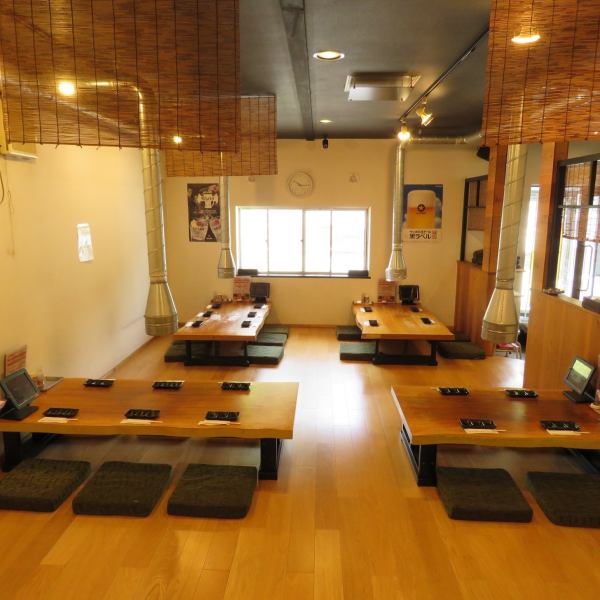 The tatami room can accommodate up to 30 people, so we can accommodate groups as well.There are three types of all-you-can-eat courses, and you can also add all-you-can-drink options.We can enjoy it for all kinds of occasions, such as group banquets, girls' night out, welcome and farewell parties, etc., so please feel free to contact us if you are the organizer.