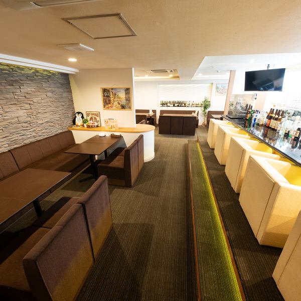 【前橋で貸切パーティーならバロンで！】前橋市街の中心からほど近く、みなさまで集まりやすい場所にございます。貸切時の最低人数は、月曜～木曜日は20人以上、金土祝日祝前は28人以上にて承ります♪ご要望に応じてメッセージ付きのデザートプレートやバースデーケーキなどご用意可能ですので、お祝い事にも最適です！
