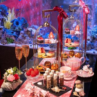 <From November 1st> Afternoon tea to enjoy seasonal strawberries! All-you-can-drink tea & sparkling toast & the world's three great delicacies