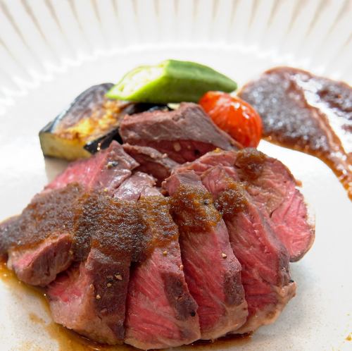 ボリューミーな牛ハラミ肉のステーキ！