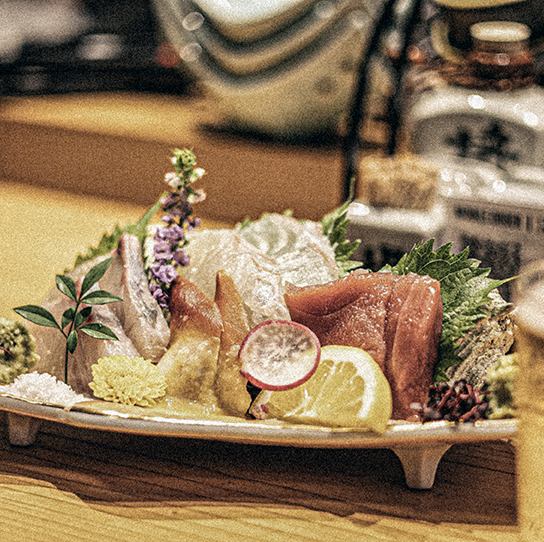 《旬魚の刺身三種盛り》