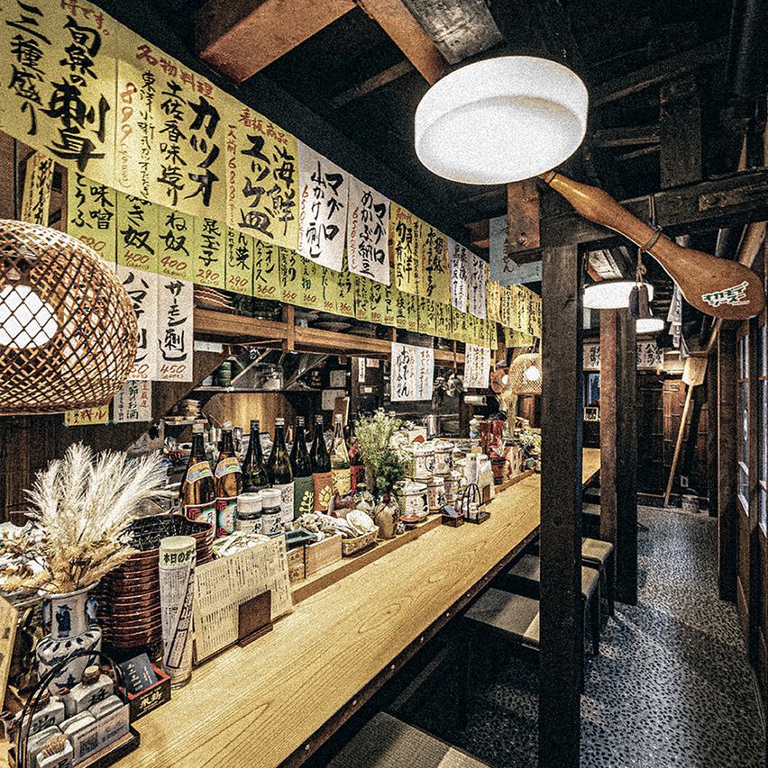 和の趣溢れる店内は懐かしくも新鮮な雰囲気です！