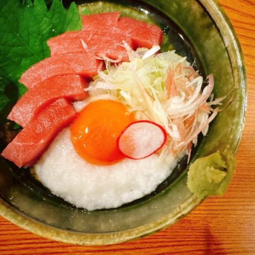 マグロ山かけ刺し