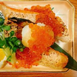 鮭ハラス塩焼き　イクラおろしポン酢