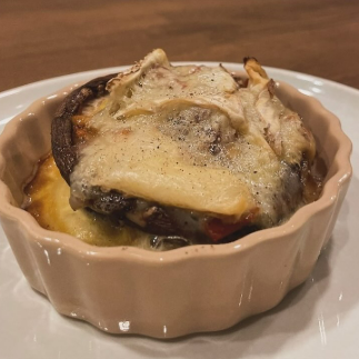 まるごと椎茸と生ハムのグラタン